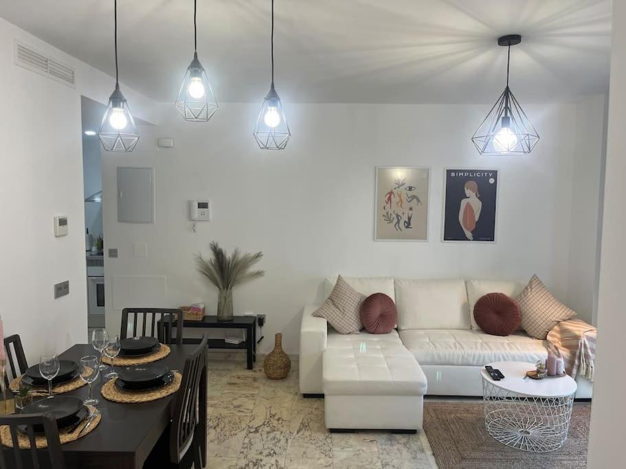 Love Rent4 Malaga Lyli Torremolinos Exteriér fotografie