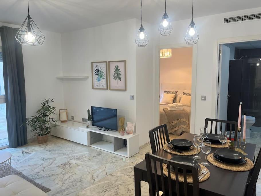 Love Rent4 Malaga Lyli Torremolinos Exteriér fotografie